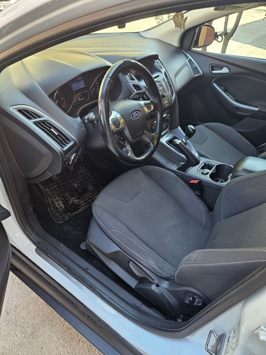 Ford Focus 2012, 1,6 diesel, aproape toate dotarile