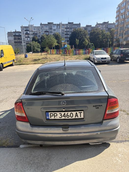 Продавам Opel Astra 1.4