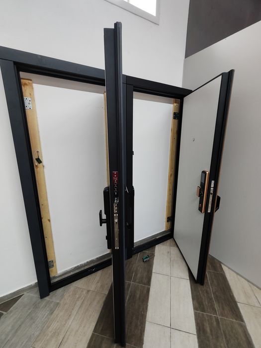 Продам двери со смарт замком