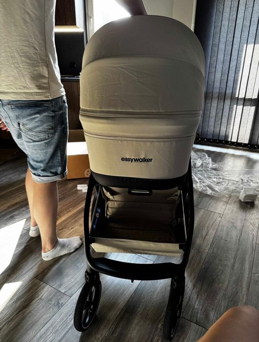 КАТО НОВА Easywalker Zoey + пълен комплект + доживотна гаранция на шасито!
