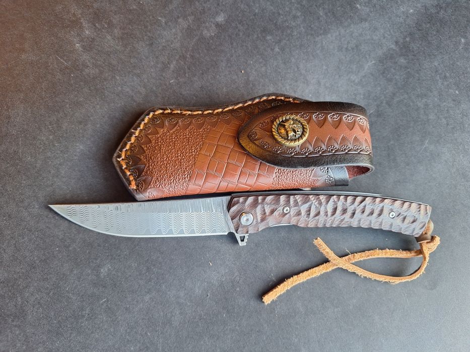 Сгъваем нож-дамаска стомана VG-10 с кожена кания