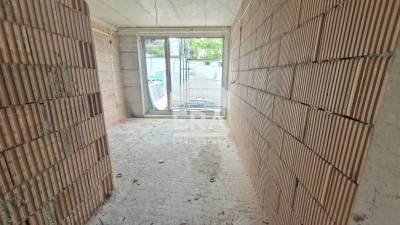 Продава се Четиристаен апартамент в Варна, м-т Св. Никола - 158 кв.м за 2108 €/кв.м - Снимка #6