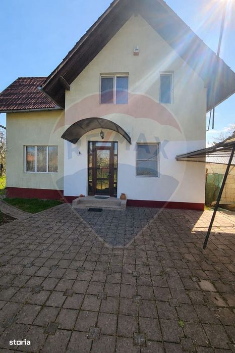 Casă / Vilă 5 camere, curte amenajată, mutare imediata