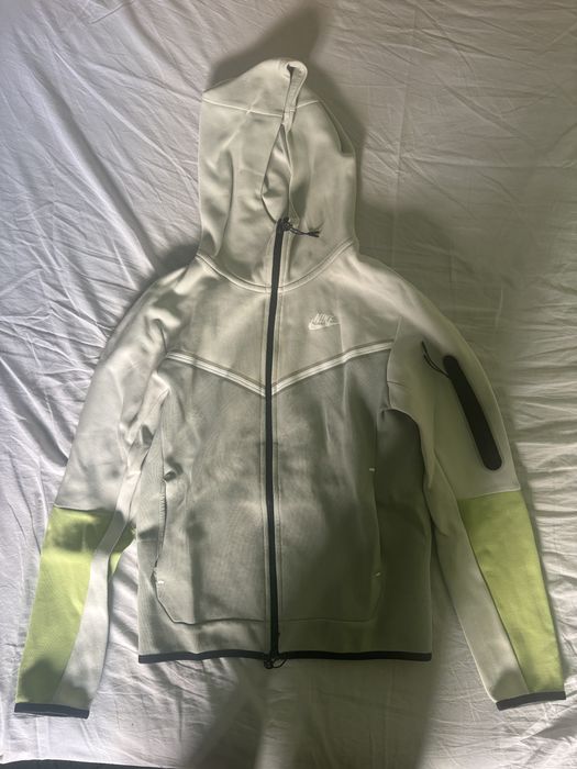 Hanorac Nike Tech Fleece