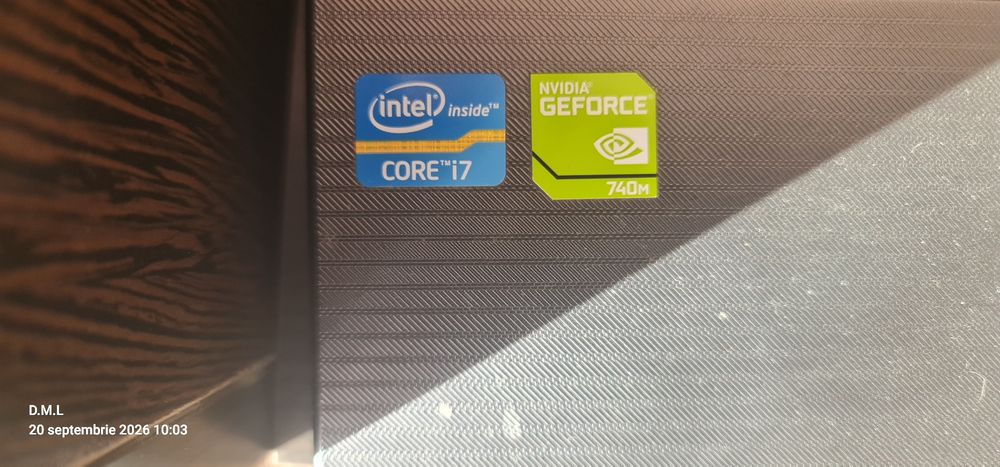 Dezmembrez Asus K95V display 18.4
