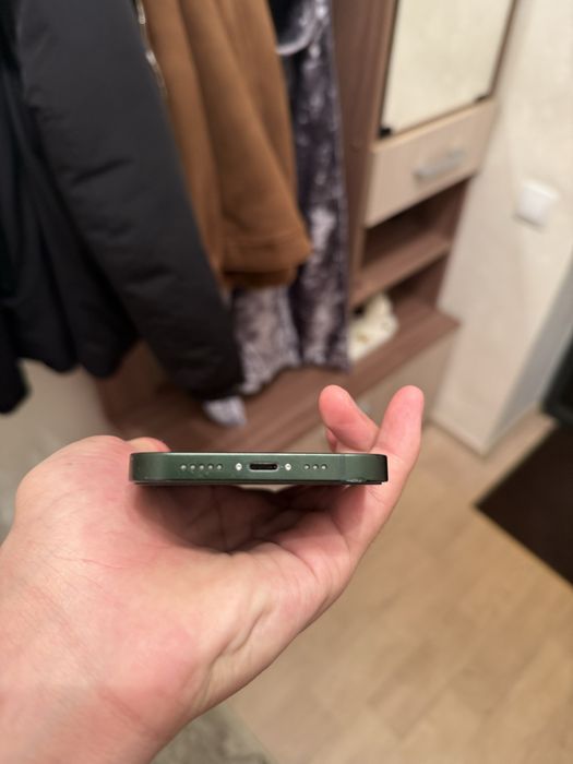 Продается айфон 13