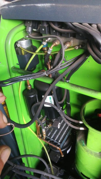 Statie de încărcare auto cu freon