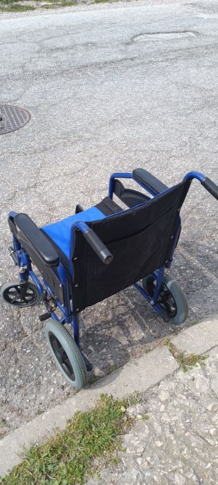 Инвалидна помощна количка