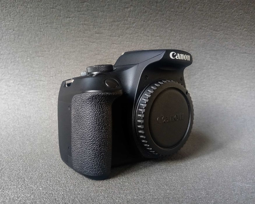 Фотоапарат Canon EOS 2000D+oбектив+ #usbcharger + #batterypack #dslr