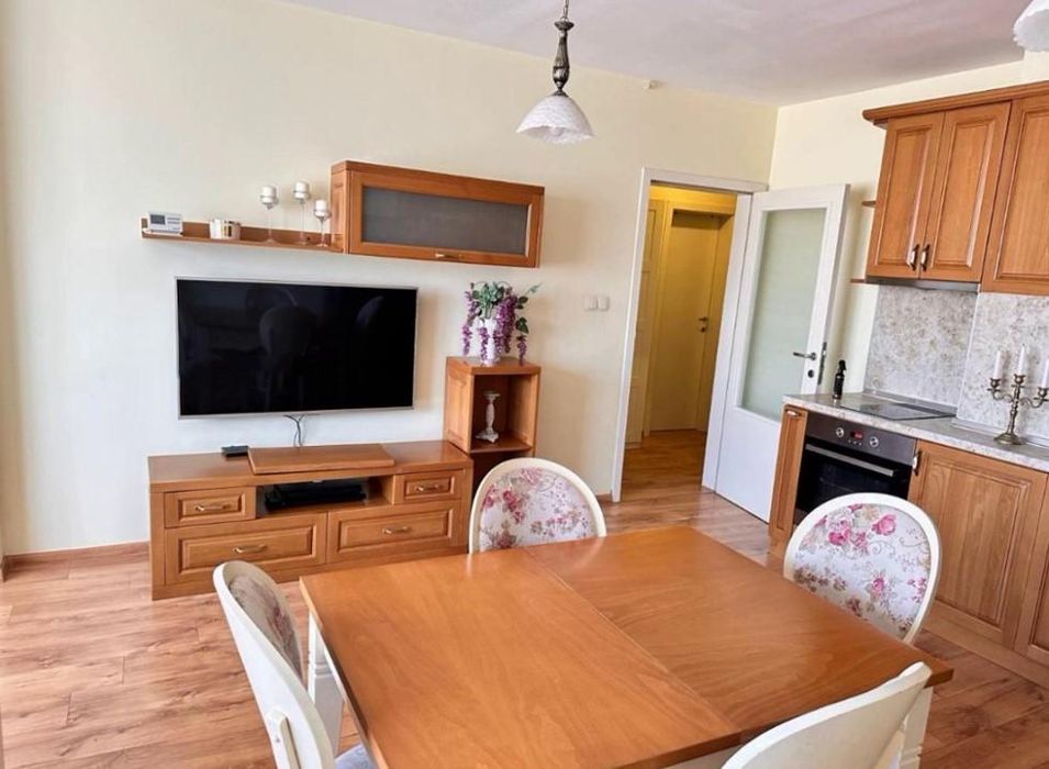 Дава се под наем Двустаен апартамент в София, Витоша - 75 кв.м за 697.17 € - Снимка #2