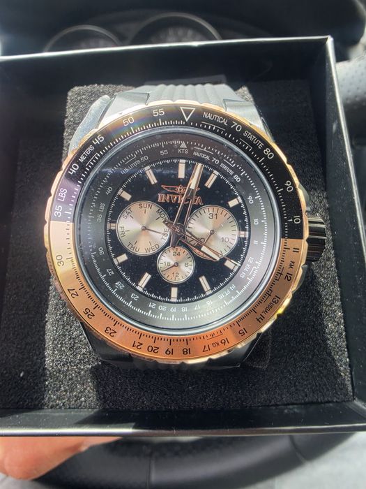 Часовник invicta