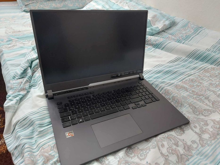 ASUS ROG Strix G17 (G713RW-KH096W)