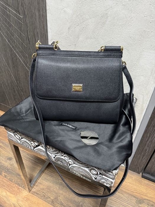 Чанта Dolce&Gabbana + подарък sneakers