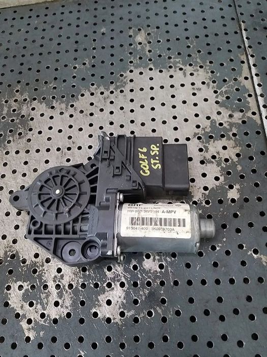 Motoras macara geam stanga spate vw golf 6 5k 0130821567 5k0959703a