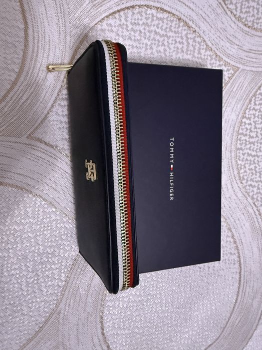 Дамски портфейл Tommy Hilfiger