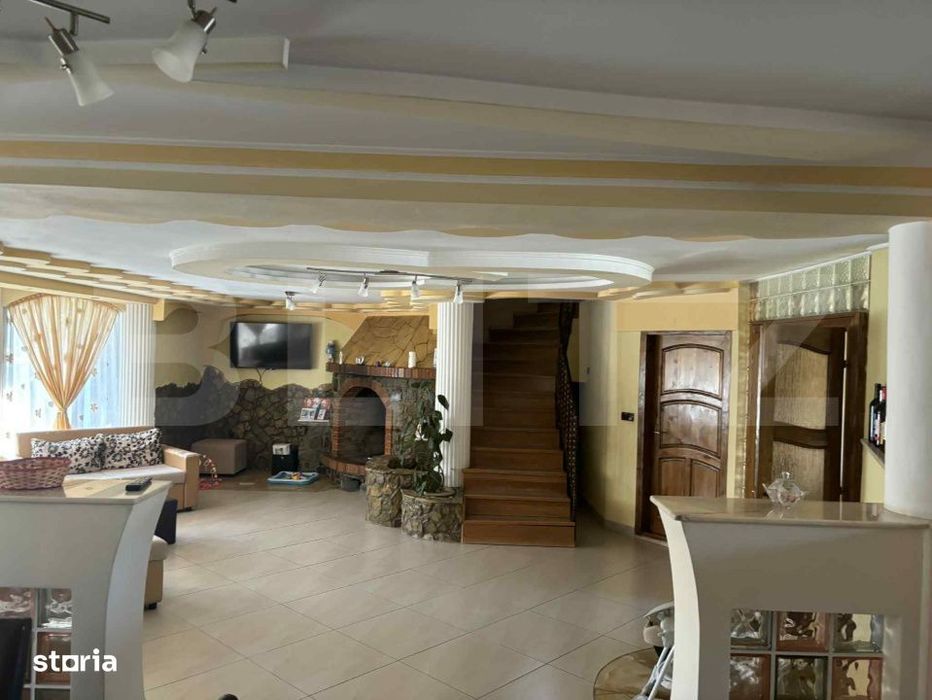 Casa de vanzare, 202 mp, zona Micro 17