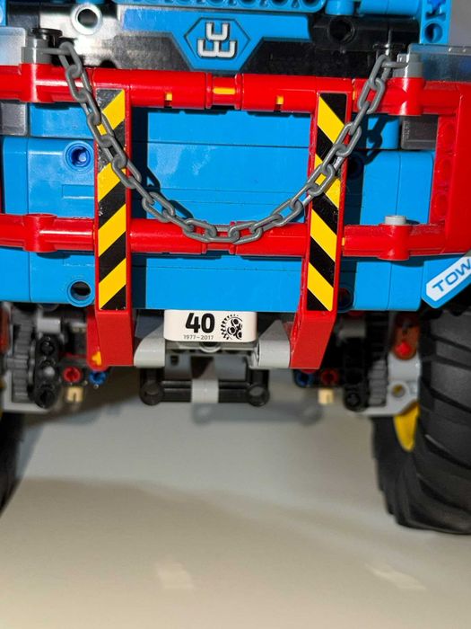 LEGO Technic 42070 6x6 All Terrain Tow Truck – Ediția aniversară 40 ANI – RAR