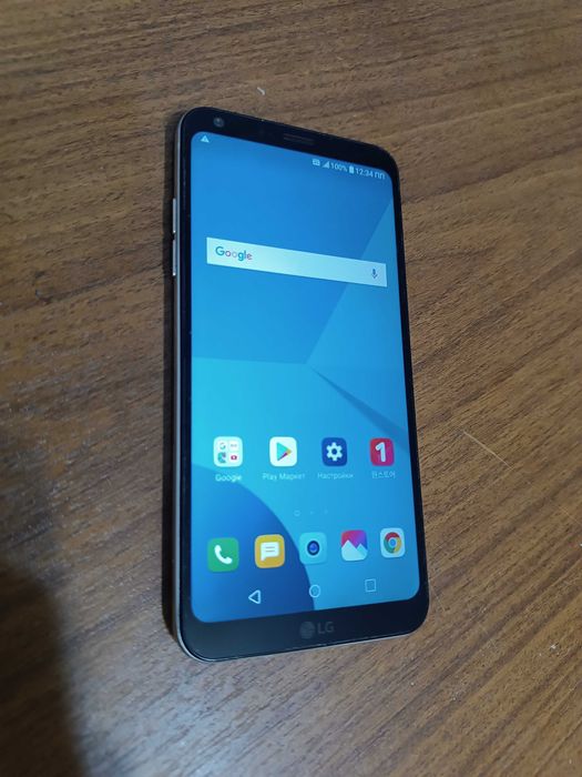 Смартфон LG Q6 в хорошем состоянии