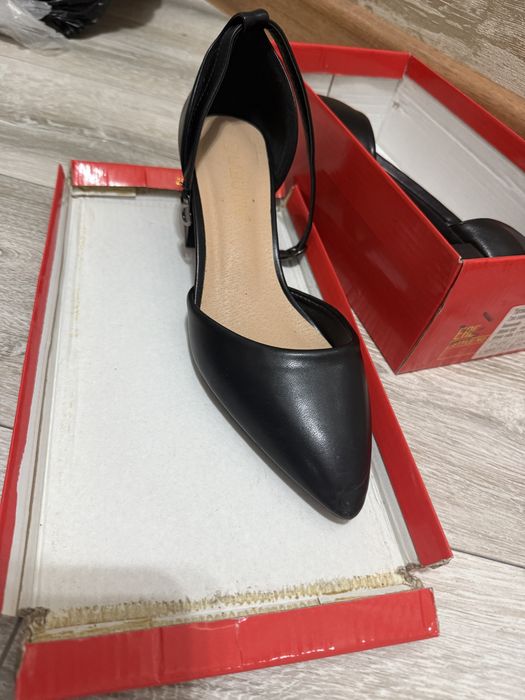 туфли на невысоком каблуке