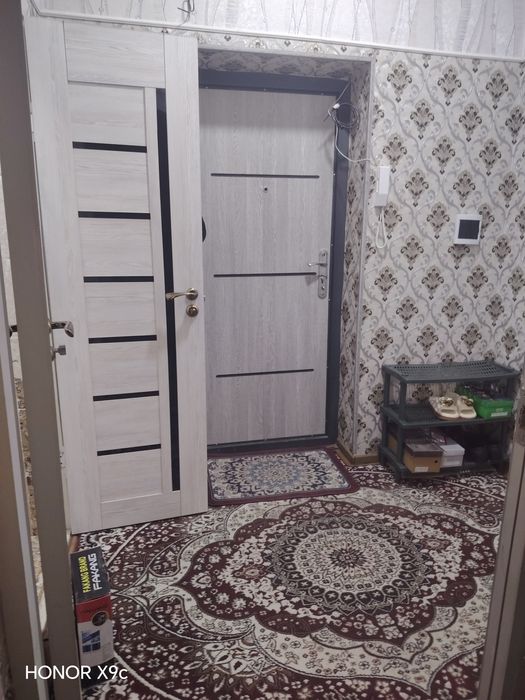 Uy sotiladi Navoiy shaxar M TAROBIY ko'ch