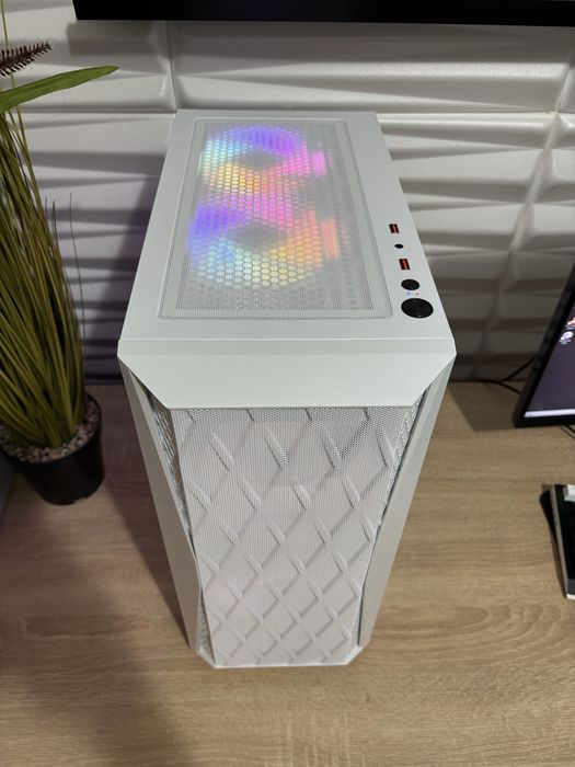 Геймърски компютър Intel i5 7500/RX580 8GB/16 Ram/512 ssd/550W