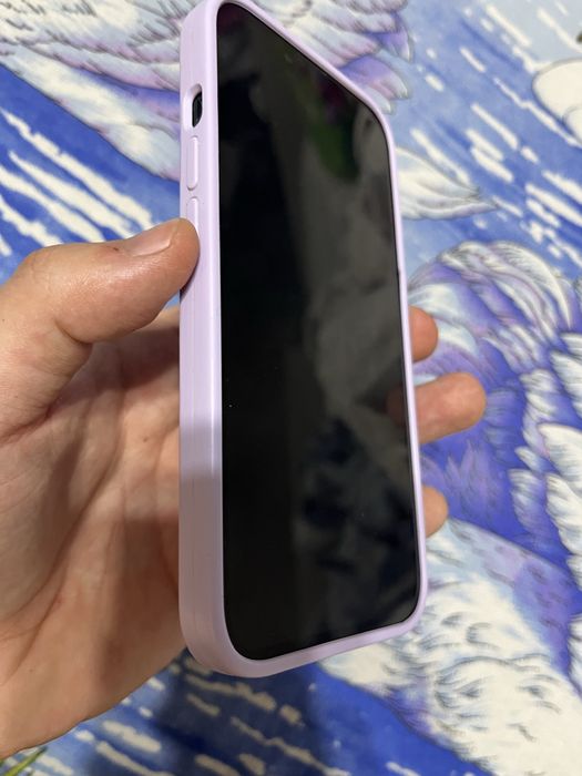 Продам Iphone 13