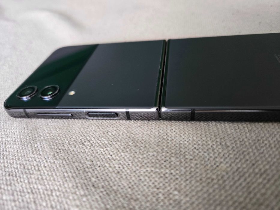Samsung Galaxy Z Flip 4