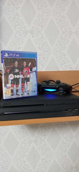 PS4 Pro 1 TB состояние отличное.