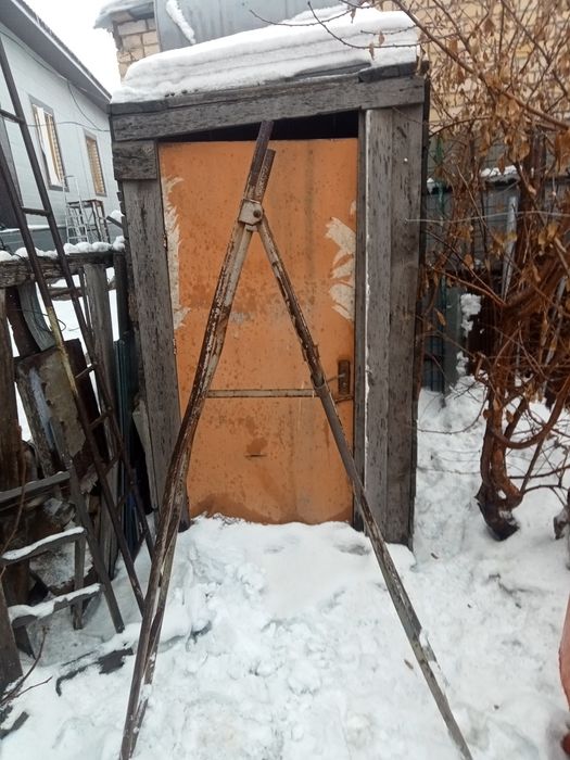 Продам лестницу стремянку высота 2 м