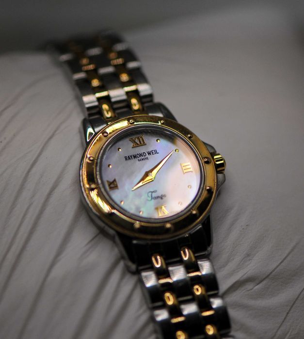 Швейцарски дамски часовник - Raymond Weil Tango 5860