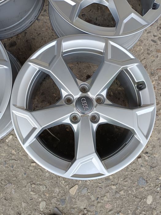 Оригинални нови джанти за Audi Q3 5x112 17цола