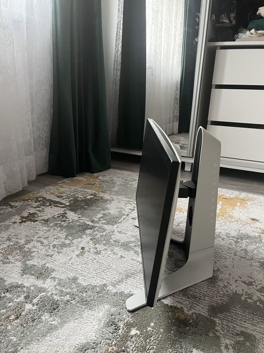 Monitor Alienware gaming 24.5