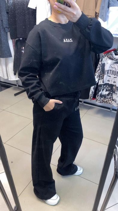 Продам костюмы новые