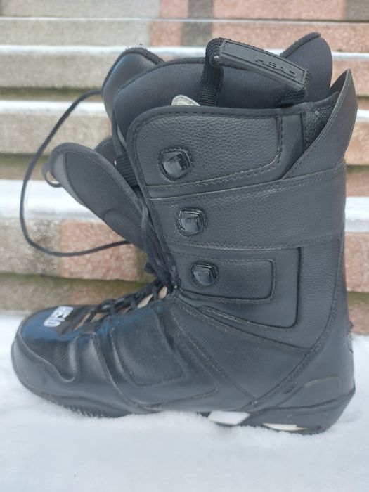Сноуборд с автомати и обувки