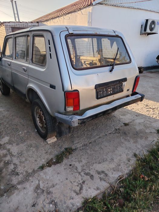 Нива 2131 на разбор