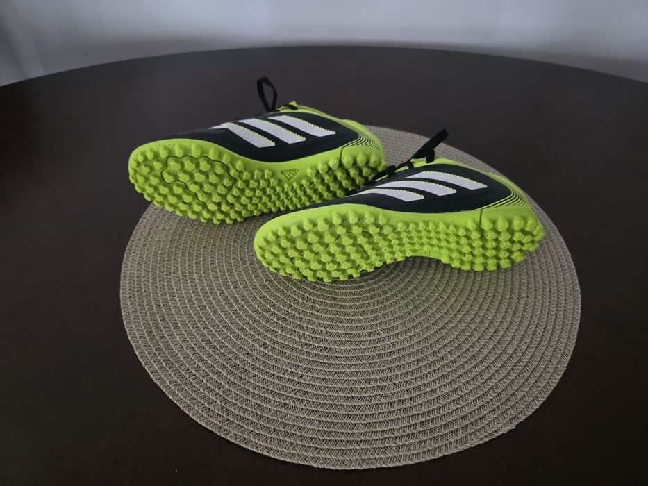 Ghete fotbal copii Adidas  nr. 33