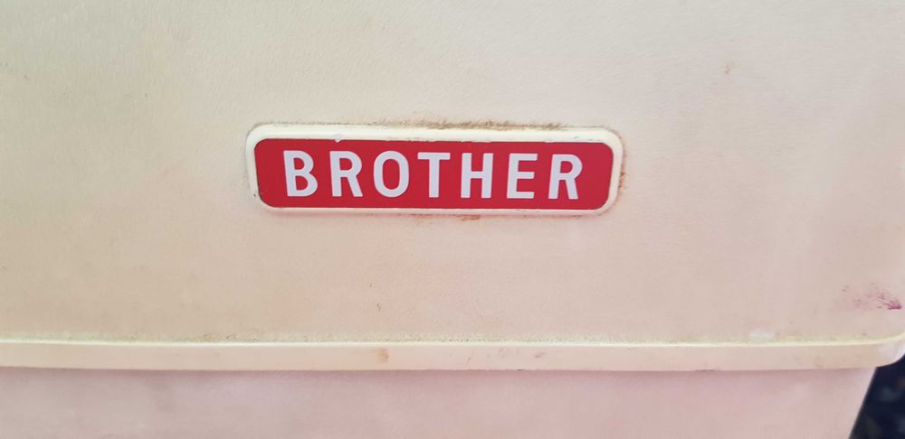 Шевна машина Brother Model F No. 2 4 1 6 2 2