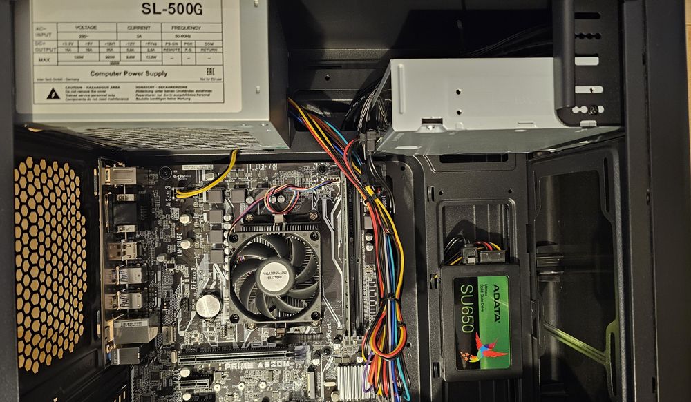 PC Desktop  | AMD Athlon 3000G | 8GB DDR4 | SSD 240GB | Windows 11 Pro | Impecabil