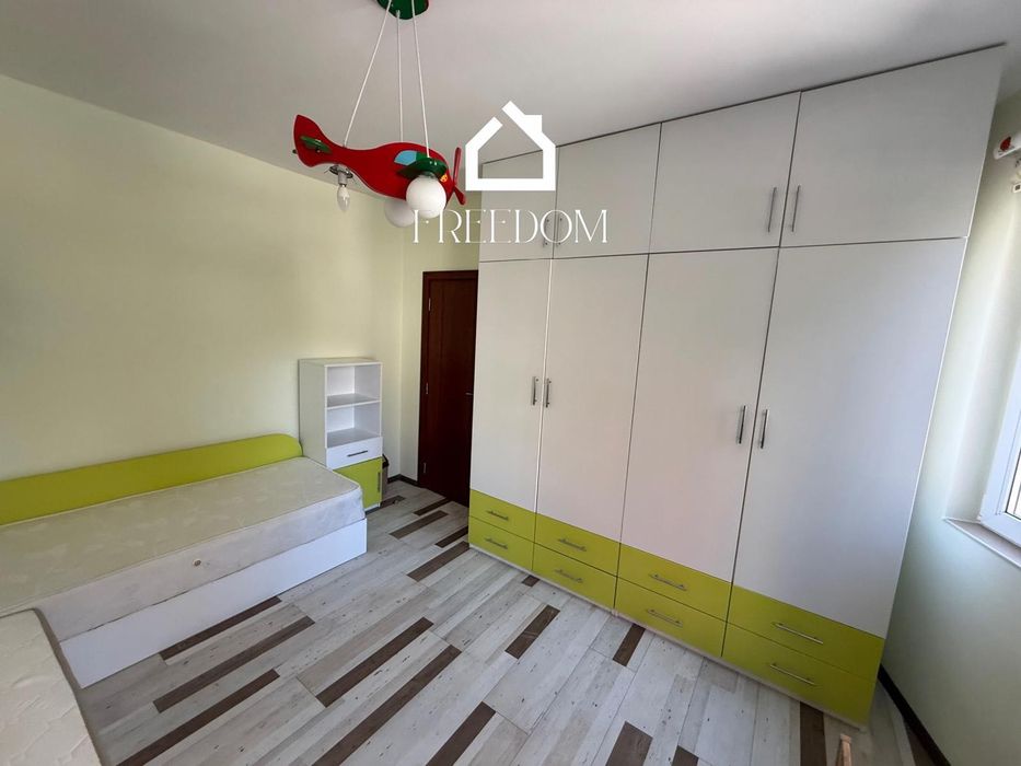 Дава се под наем Тристаен апартамент в Варна, Бриз - 112 кв.м за 700 € - Снимка #5