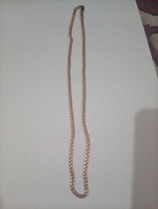 Золотые украшения.