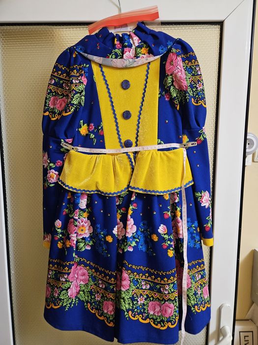 Rochie dans caracter 7-8 ani