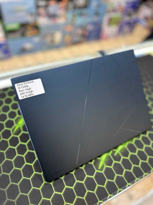 Asus zenbook i5-1240p