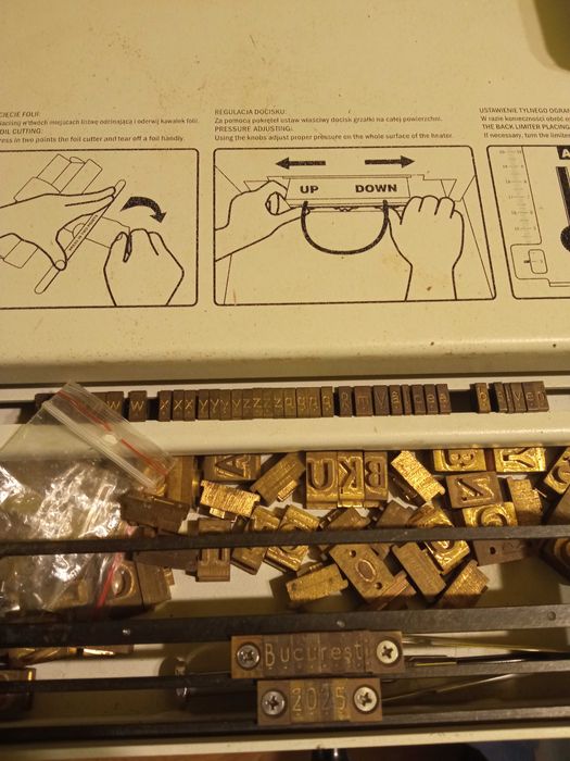 Mașina tipărit coperți diploma Goldpress 4+