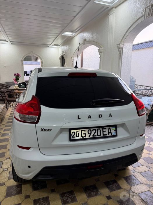 Машина, Lada Xray
