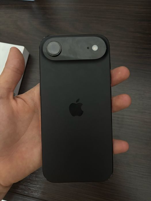 Срочно продам iphone 17 air