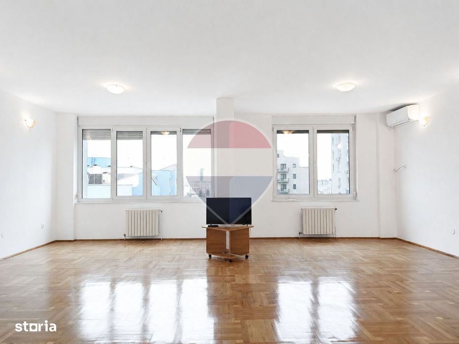 Apartament cu 3 camere nemobilat cu loc de parcare și boxă — fotografia 1