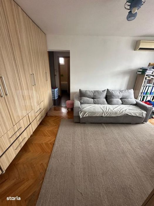 Apartament 3 camere, semidecomandat, 54 mp, balcon, orientare sudica,