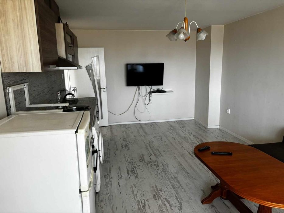 Дава се под наем Двустаен апартамент в Варна, Център - 60 кв.м за 500 € - Снимка #2