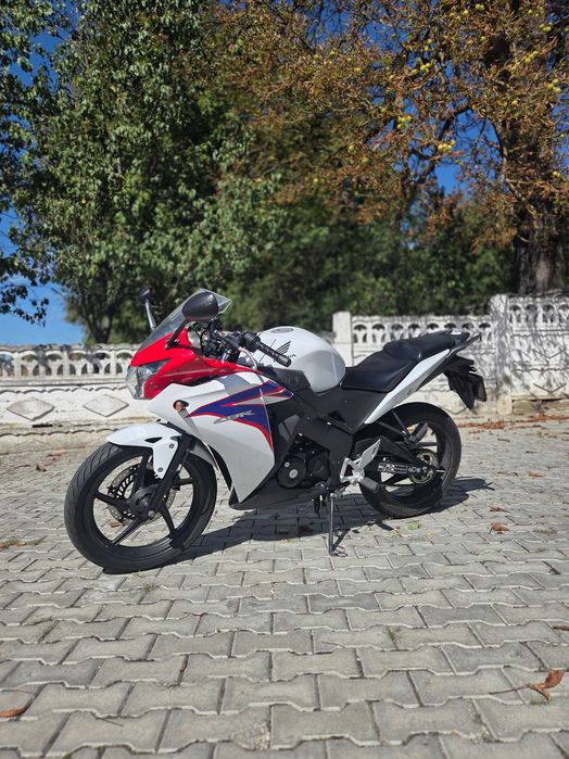 Vând sau schimb cu masină
