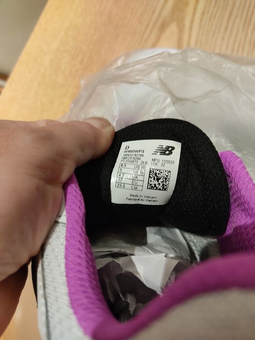 Кроссовки, продам